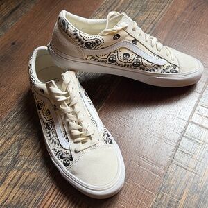 Vans style 36 Bandanna /Skull Print 
Like New Without Box-Men’s Size 10